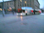 Hier ist ein Man Lions City Gelenkbus der Firma Saarbahn und Bus zu sehen. Das Fahrzeug fhrt gerade seine Haltestelle in Saarbrcken am Hauptbahnhof an. Das Video habe ich am 30.01.2010 gemacht.
