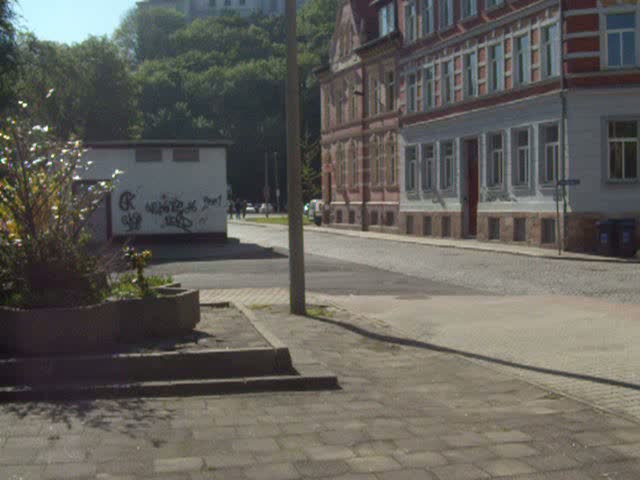 BLK-V1006, ein MAN Lion´s City  CNG, erreicht aus Richtung EKZ-Leiling - (WSF-)West den Busbahnhof in Weienfels. Er fuhr als Linie 10.