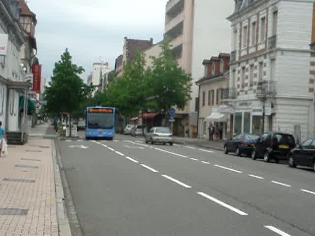 Der Stadtbus aus Basel in St Louis. Aufgenommen am 21.07.07