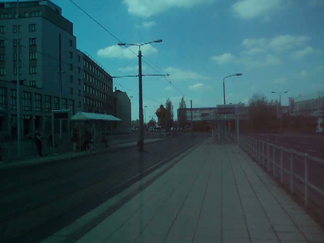 Ein Leo-Reisen Bus am 27.04.08 am Bahnhof .