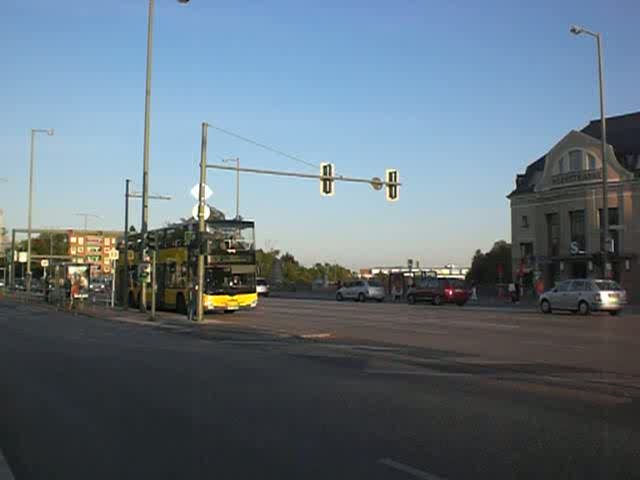 MAN-Doppeldecker auf der Linie X34 nach Kaserne Hottengrund am S-Bahnhof Heerstrae.