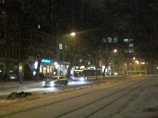 MAN-Eindecker auf der Linie 10 nach Damaschkeweg an der Haltestelle Stadtzentrum.(28.1.2010)