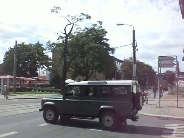 Mercedes-Gelenkbus als SEV fr die Straenbahnlinie 6 zwischen der Haltestelle Blasewitzer Strae/Fetscherstrae und Bahnhof Mitte an der Haltestelle Augsburger Strae.(18.8.2010)