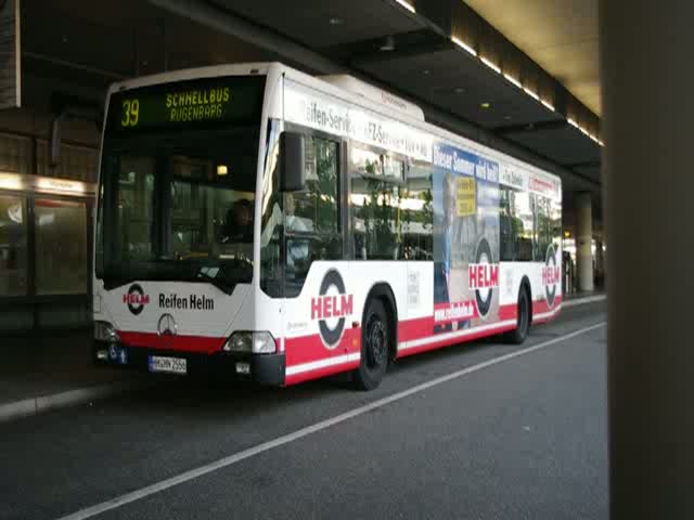 Schnellbus 6406 vom Typ MB O530M der Hamburger Hochbahn am 27.Juli 2010 auf der Linie 39 nach Rugenbarg Nord am Airport