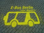 SOLARIS Urbino 12 electric. Der kurze Film entstand an der Ladestation Hertzallee in Berlin-Charlottenburg. Es ist eine von drei Schnelladestationen. Durch die induktive Ladetechnik werden die Busse während des Betriebs (an den Endhaltestellen)  ...