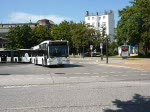 Wg.749 vom Typ MB Citaro mit Deutsche Bank Werbung auf Leerfahrt, Wg.405 vom Typ MB Citaro G (Facelift) auf der Linie 11 nach Schlutup, Wg.347 vom Typ MB Citaro G auf der Linie 5 nach Eichholz und Wg.378 vom Typ MB Citaro G mit Lbecker Nachrichten Werbung am Zob Lbeck.
