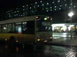 Solaris-Gelenkbus auf der Linie M45 nach Johannesstift und ein MAN-Doppeldecker auf der Linie 100 nach S+U Bahnhof Alexanderplatz am S+U Bahnhof Zoologischer Garten.