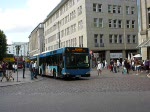 Wg.7843 vom Typ MB Citaro G (Facelift) der HHA macht Werbung fr Trkish Airlines auf der Linie 4 nach Hbf Zob, MAN Stadtrundfahrtenbus, Wg.7405 vom Typ MB Citaro G der HHA mit der Werbung fr die Hamburger Akademie am Rathausmarkt.