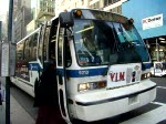 GMC-RTS (Rapid Transit Series) an der New York Public Library / Fifth Avenue.