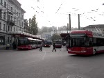 Ein Solaris Bus verlässt den Bahnhof Winterthur.